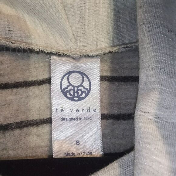 te verde S Cropped Cowl Neck Sweatshirt - Picture 3 of 16